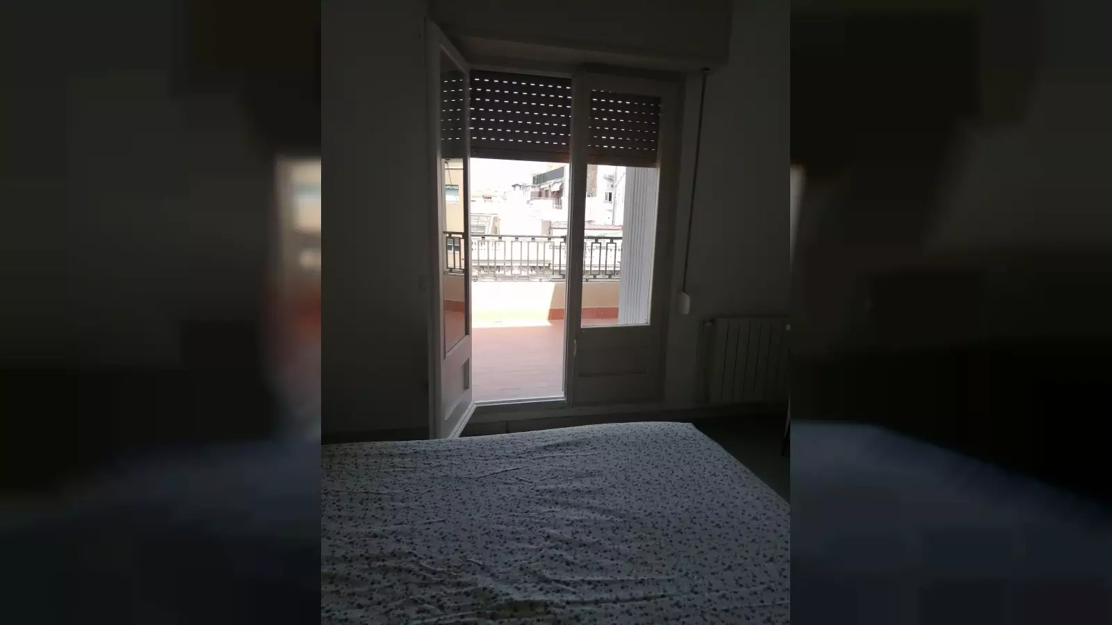 Habitación amueblada en piso compartido de 9 personas en Eixample · 4