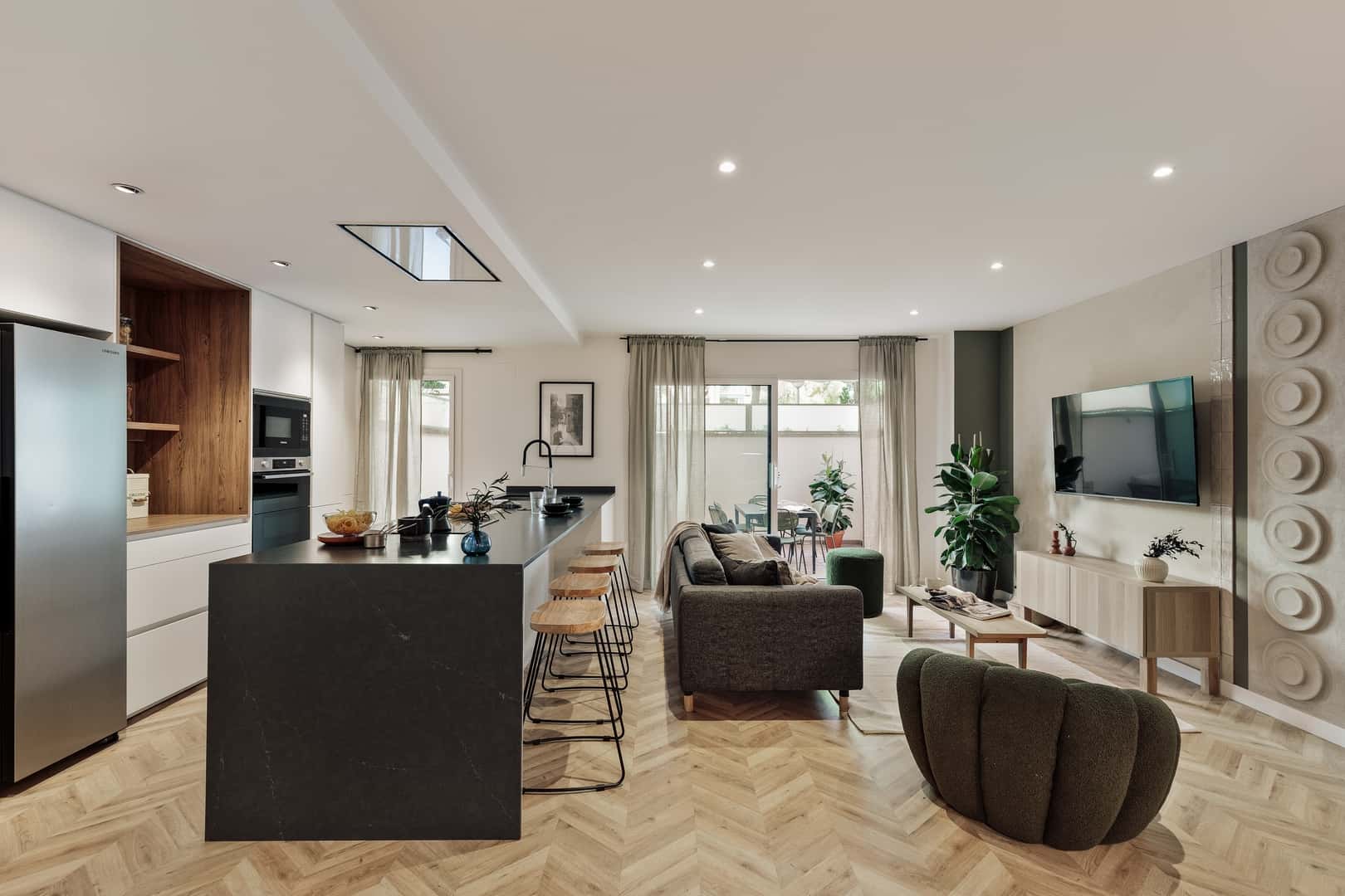 Furnished 3-bedroom flat in Eixample, 128 m² · 2