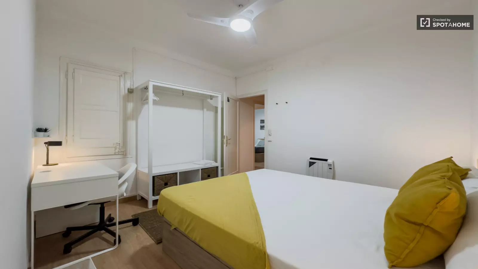 Furnished room in a shared flat in L'Hospitalet · 2
