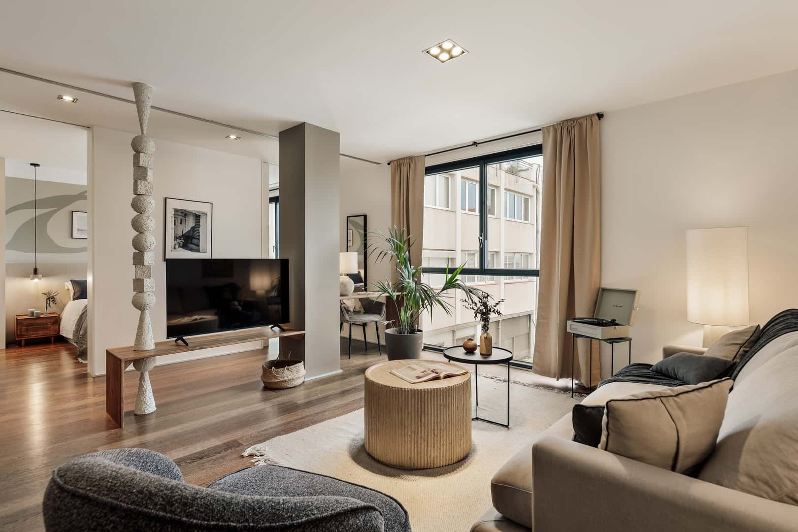 Furnished 1-bedroom flat in Eixample, 78 m² · 2
