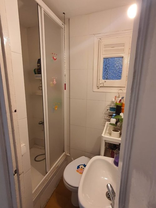 Habitación en piso compartido de 4 personas en Eixample · 3