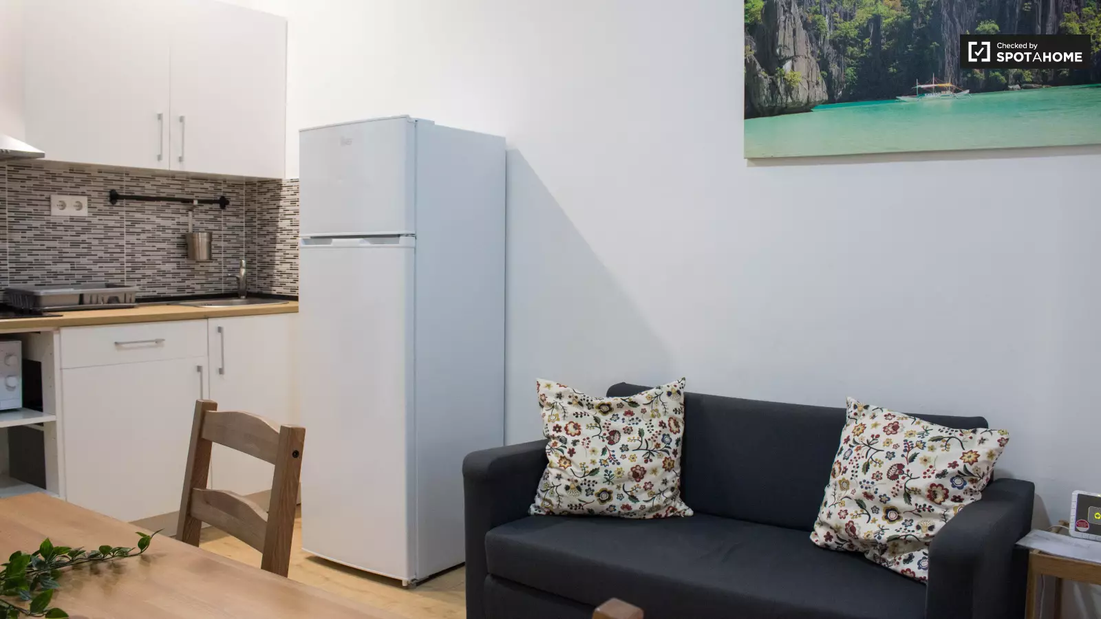 Habitación amueblada en piso compartido en Ciutat Vella · 4