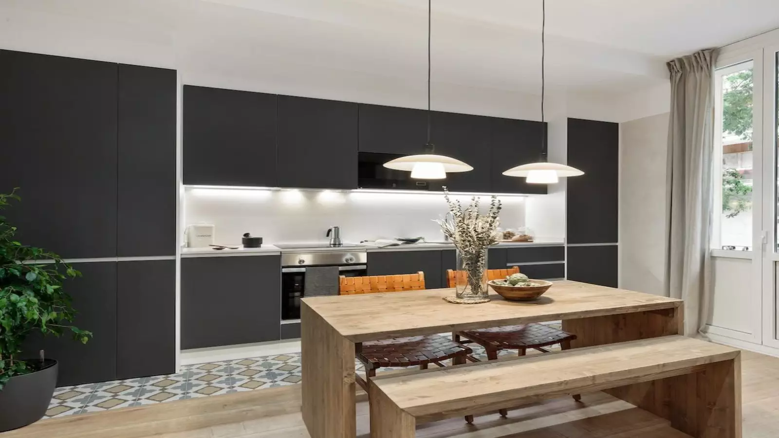 Furnished 2-bedroom flat in Eixample, 76 m² · 2