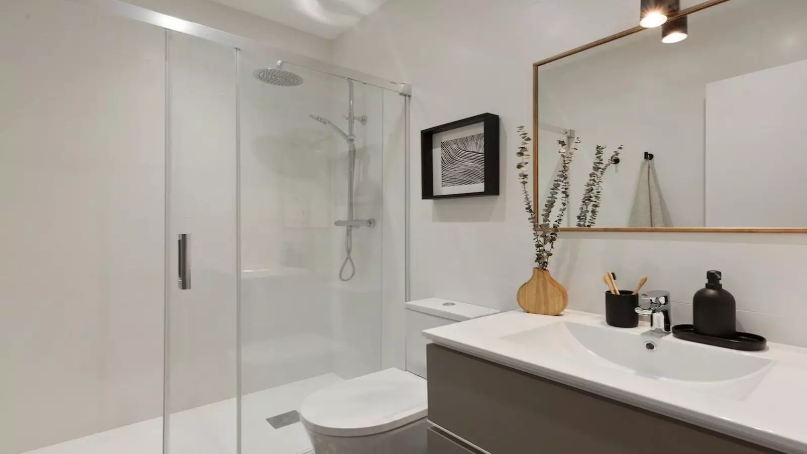 Furnished 2-bedroom flat in Eixample, 76 m² · 3