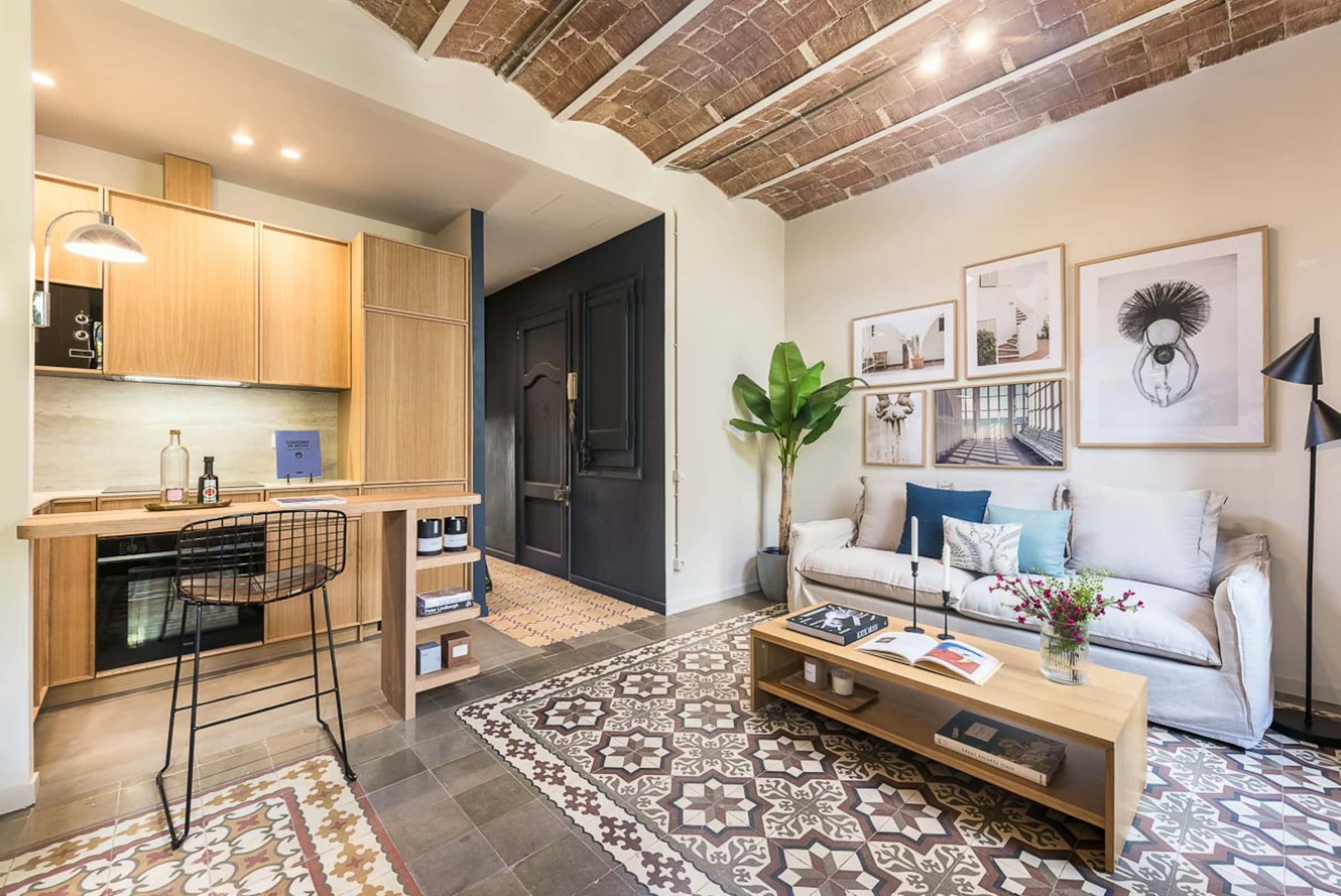 Furnished 2-bedroom flat in Eixample, 57 m² · 3
