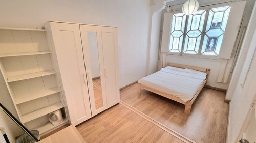 Room in a 4-person shared flat in Ciutat Vella · 2