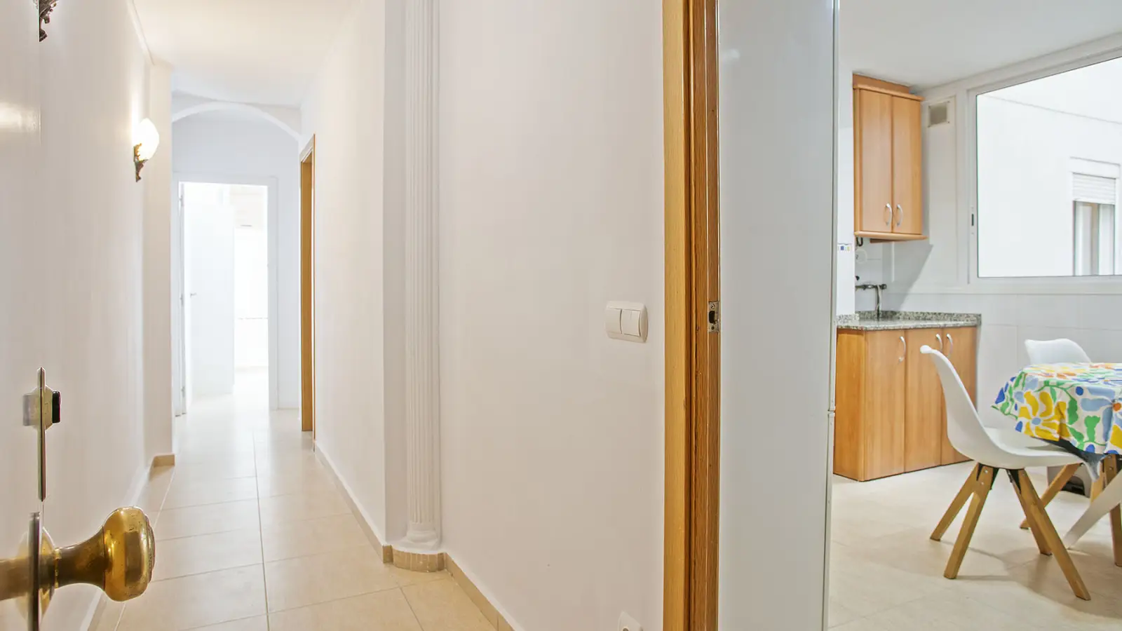 Furnished room in a shared flat in Sants-Montjuïc · 3