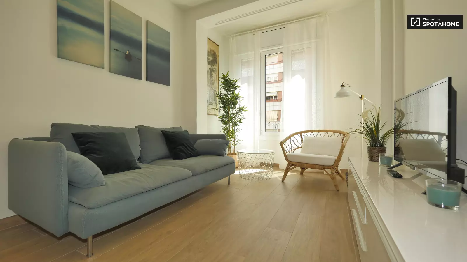 Habitación amueblada en piso compartido en Gràcia · 4