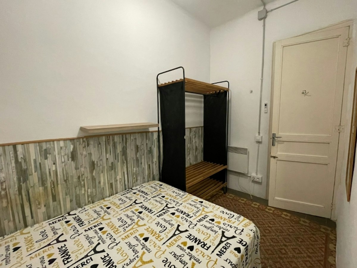 Habitación amueblada en piso compartido de 3 personas en Eixample · 2