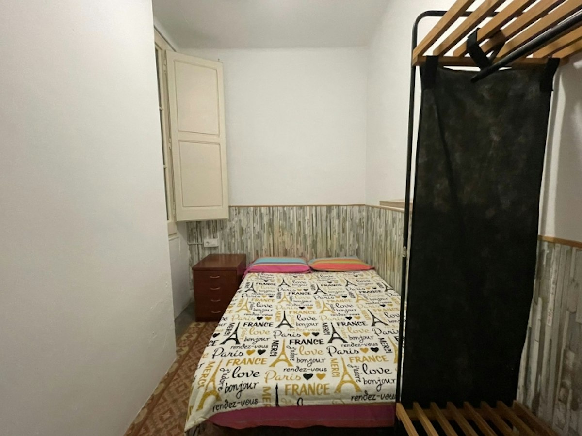 Habitación amueblada en piso compartido de 3 personas en Eixample · 3