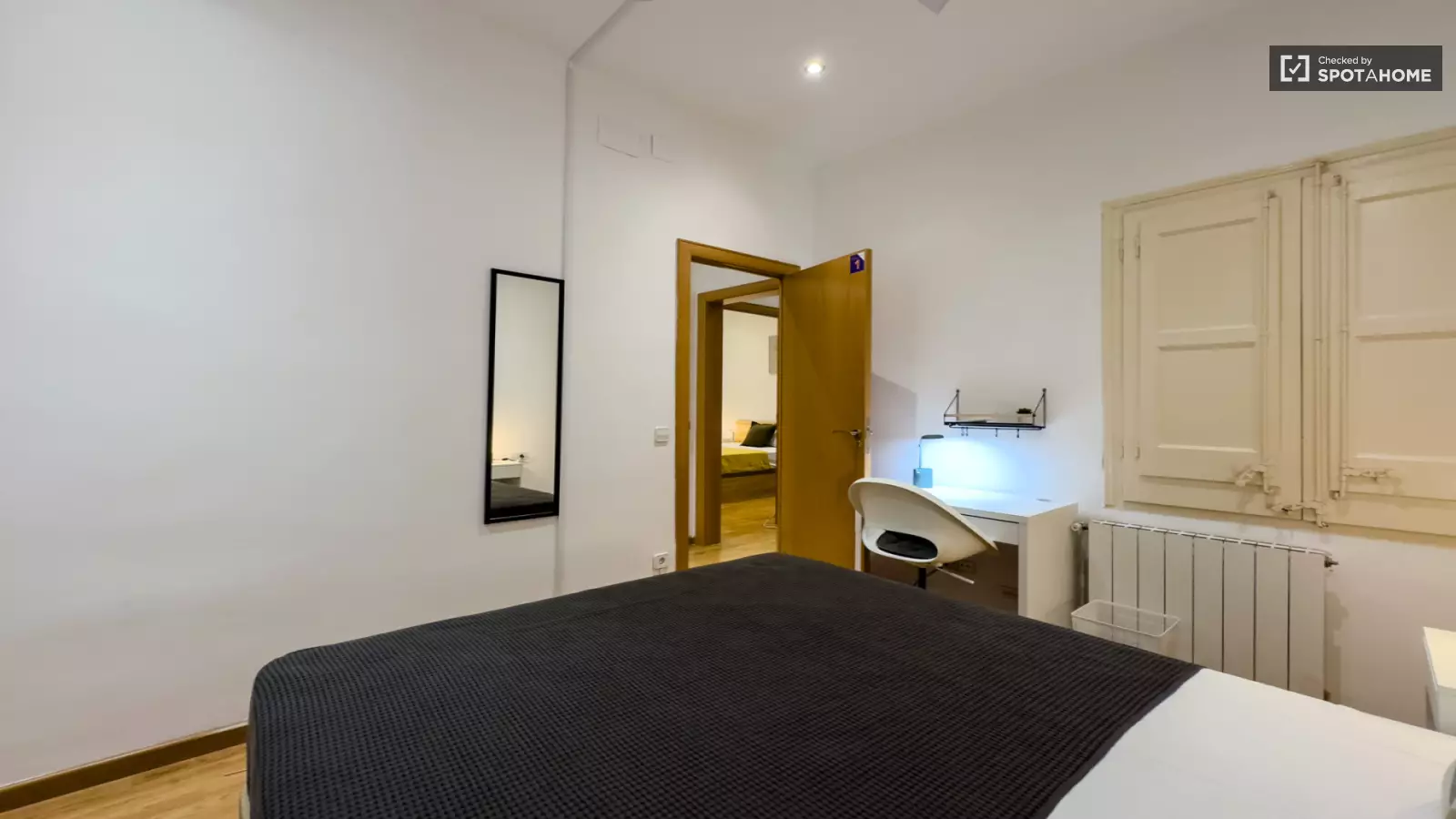 Furnished room in a shared flat in L'Hospitalet · 2