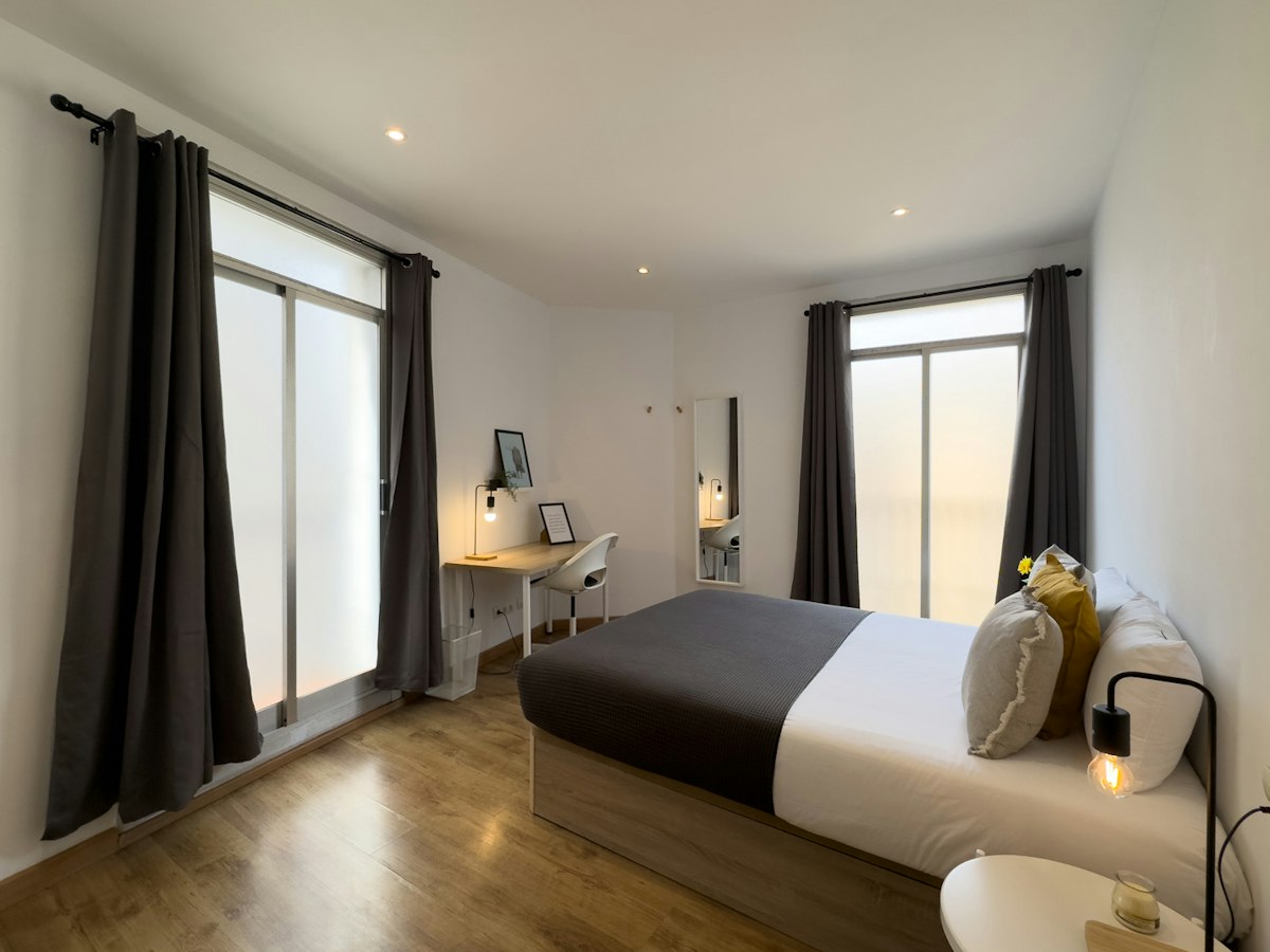 Furnished room in a 5-person shared flat in Ciutat Vella