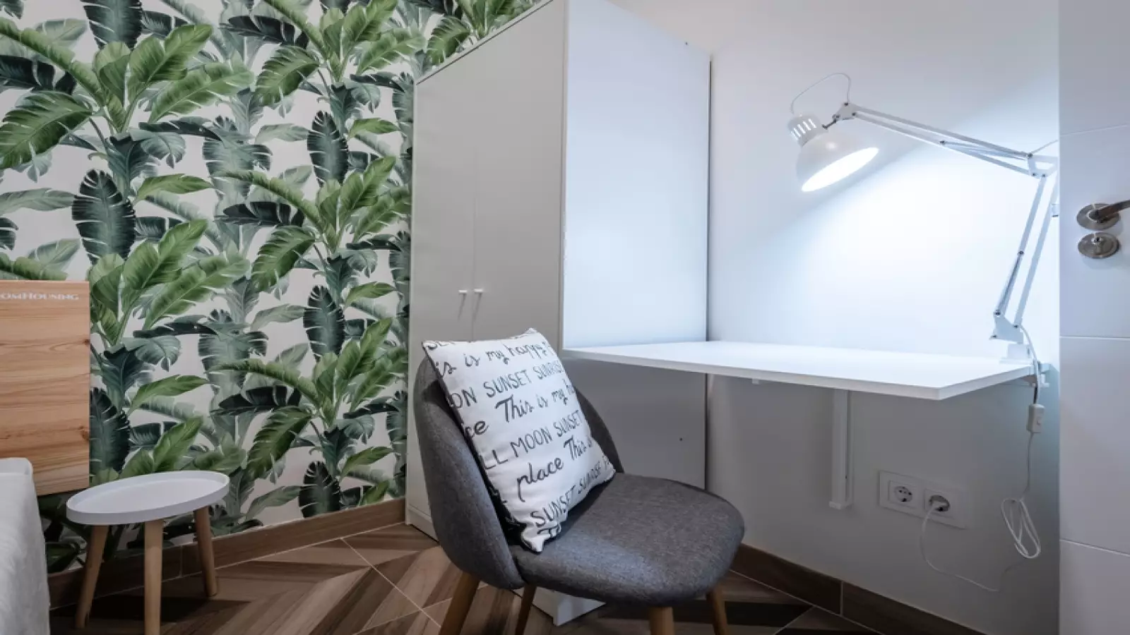 Furnished room in a shared flat in Eixample · 3