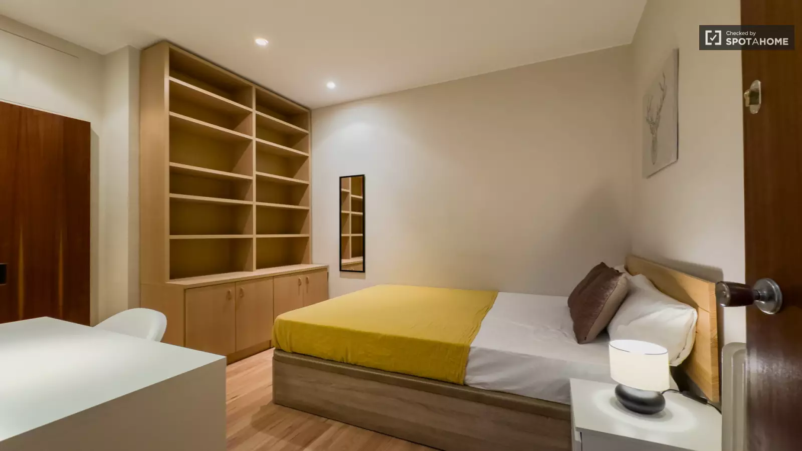 Habitación amueblada en piso compartido en Sarrià–Sant Gervasi · 2