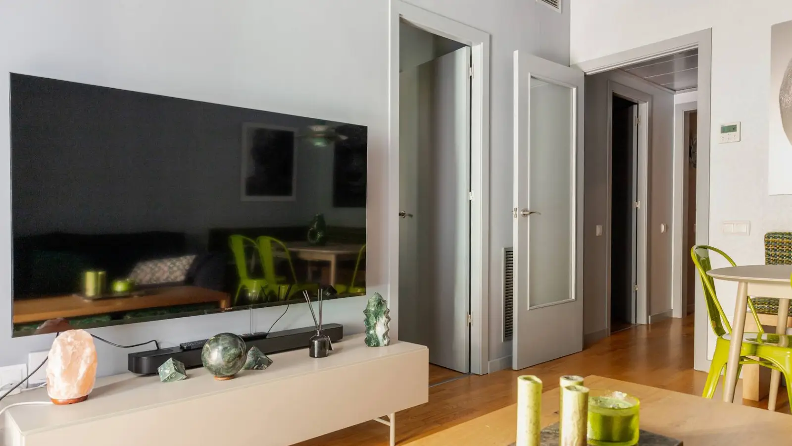Furnished 3-bedroom flat in Eixample · 2