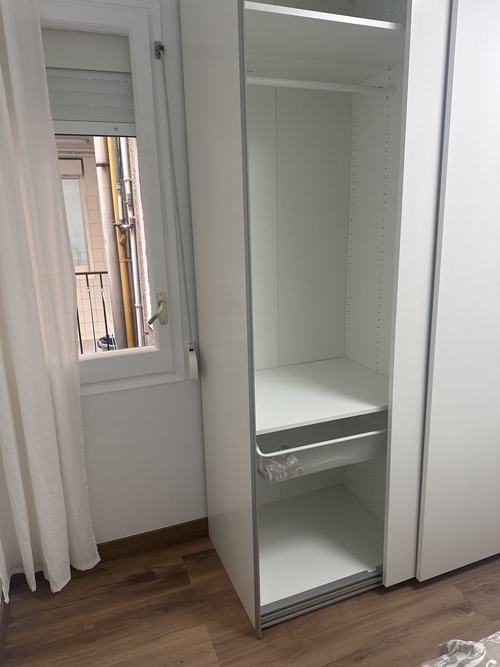 Room in a 3-person shared flat in Eixample · 2