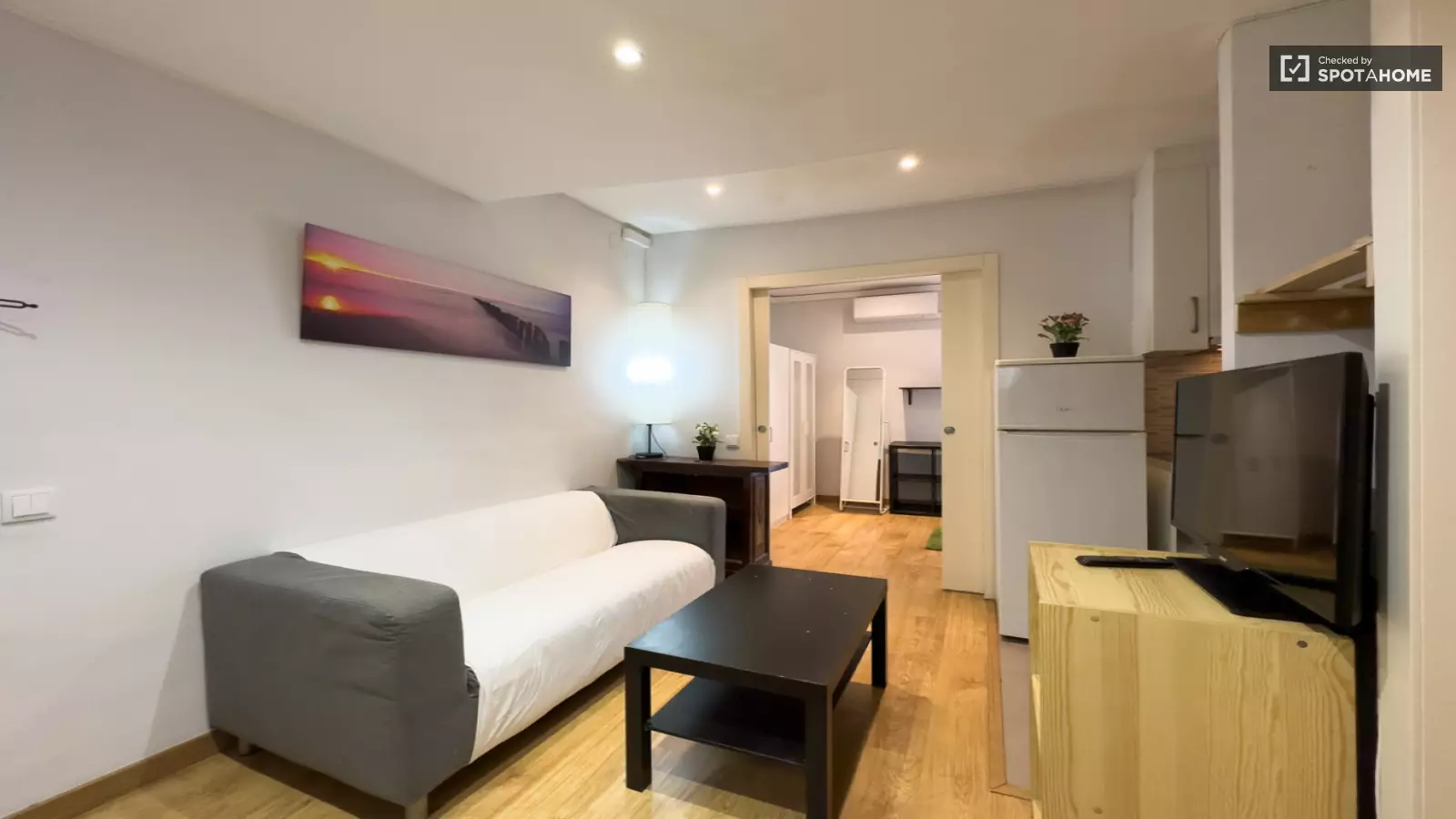 Furnished 1-bedroom flat in Ciutat Vella, 35 m² · 2