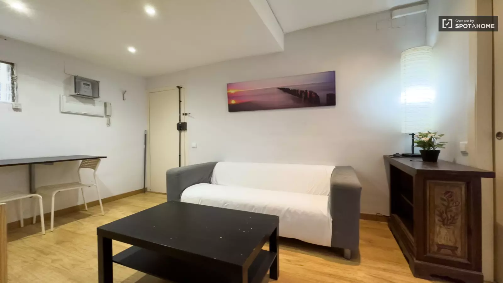Furnished 1-bedroom flat in Ciutat Vella, 35 m² · 4