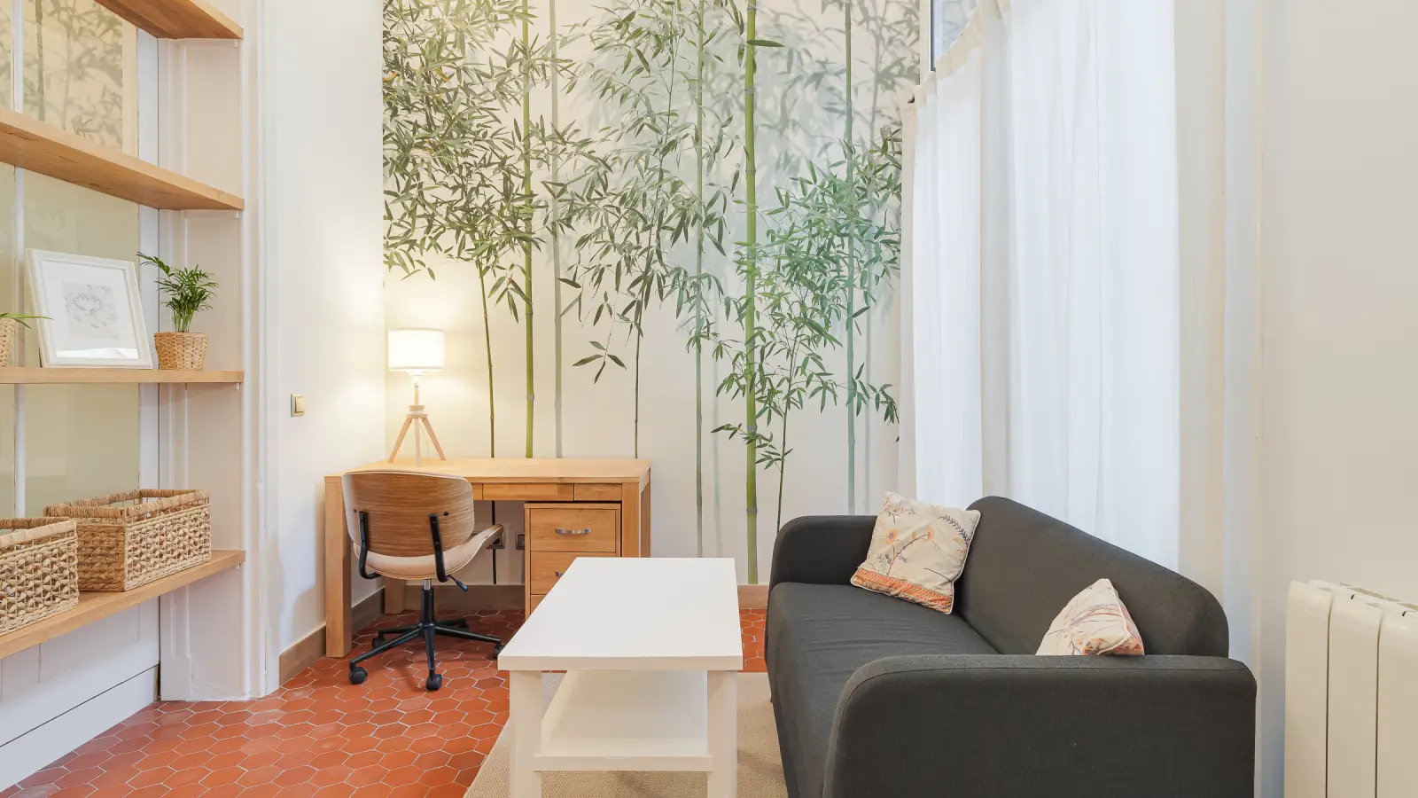 Habitación amueblada en piso compartido en Eixample · 2