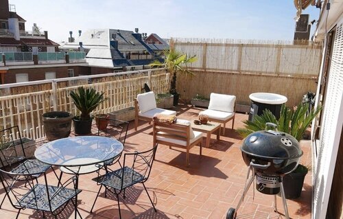 Room in a 6-person shared flat in Gràcia · 3
