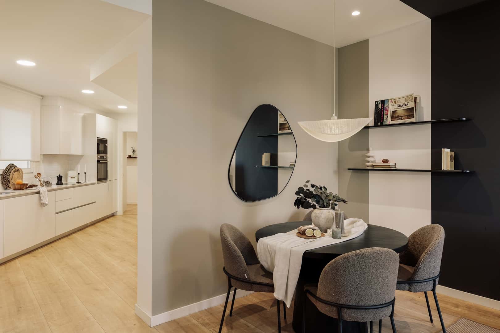 Furnished 2-bedroom flat in Eixample, 89 m² · 3