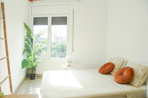 Room in a 6-person shared flat in Eixample · 4