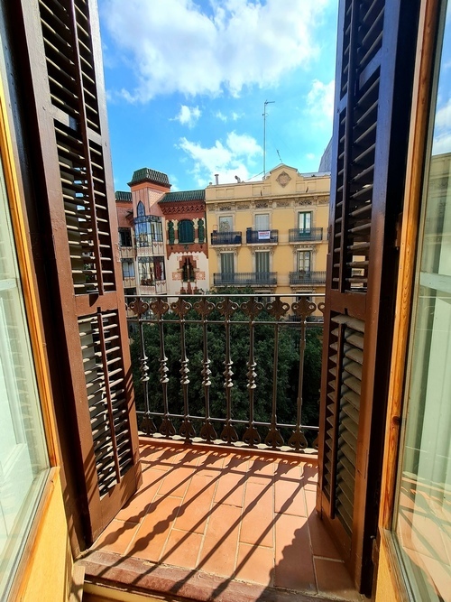 Habitación en piso compartido de 4 personas en Eixample · 4
