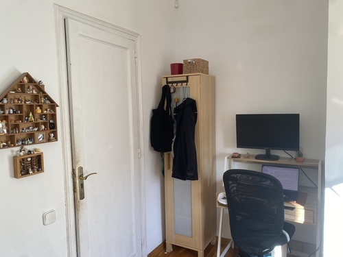 Room in a 4-person shared flat in Eixample · 2