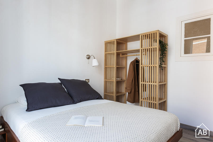 Furnished 4-bedroom flat in Sants-Montjuïc, 56 m² · 2