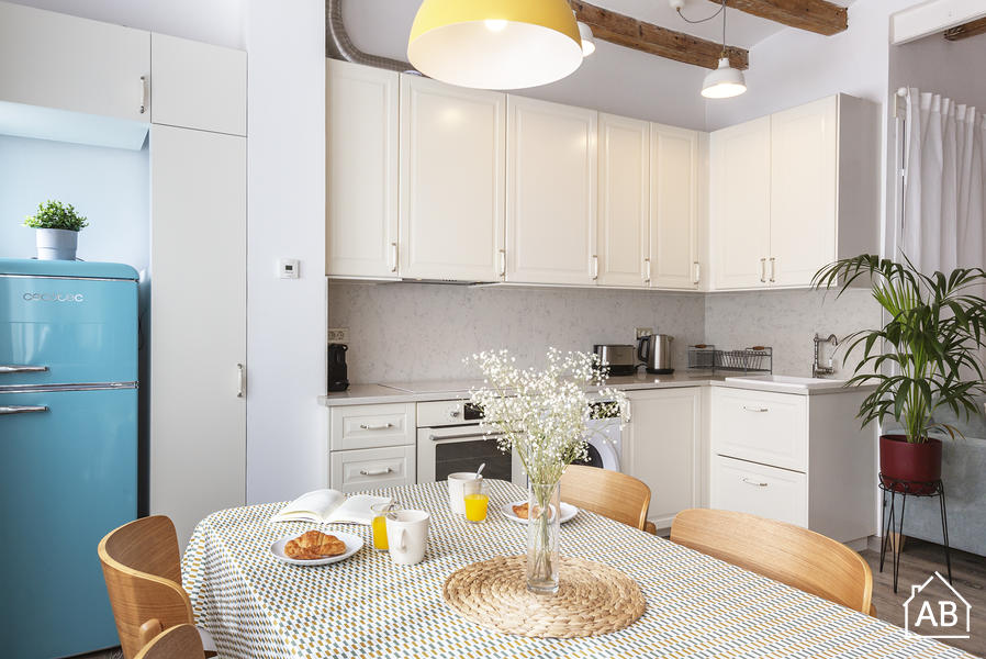 Furnished 4-bedroom flat in Sants-Montjuïc, 56 m² · 4