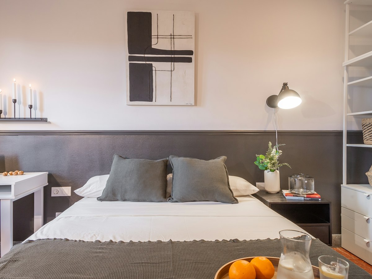 Habitación amueblada en piso compartido de 16 personas en Gràcia · 3
