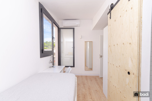 Room in a shared flat in Gràcia · 4