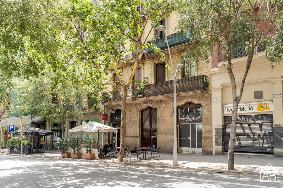 Piso de 5 dormitorios amueblado en Eixample, 51 m² · 2