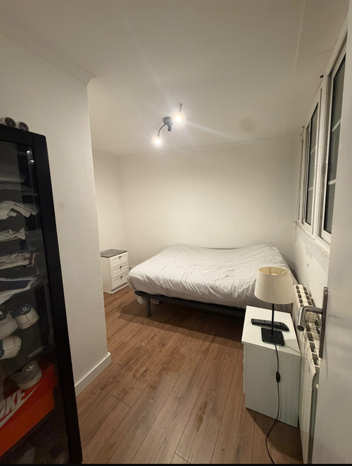 Room · Sarrià–Sant Gervasi