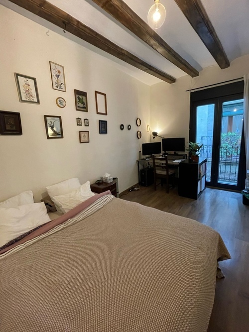 Room in a 2-person shared flat in Ciutat Vella · 2