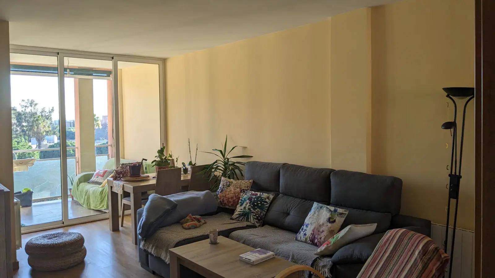 Furnished room in a shared flat in Sants-Montjuïc · 3
