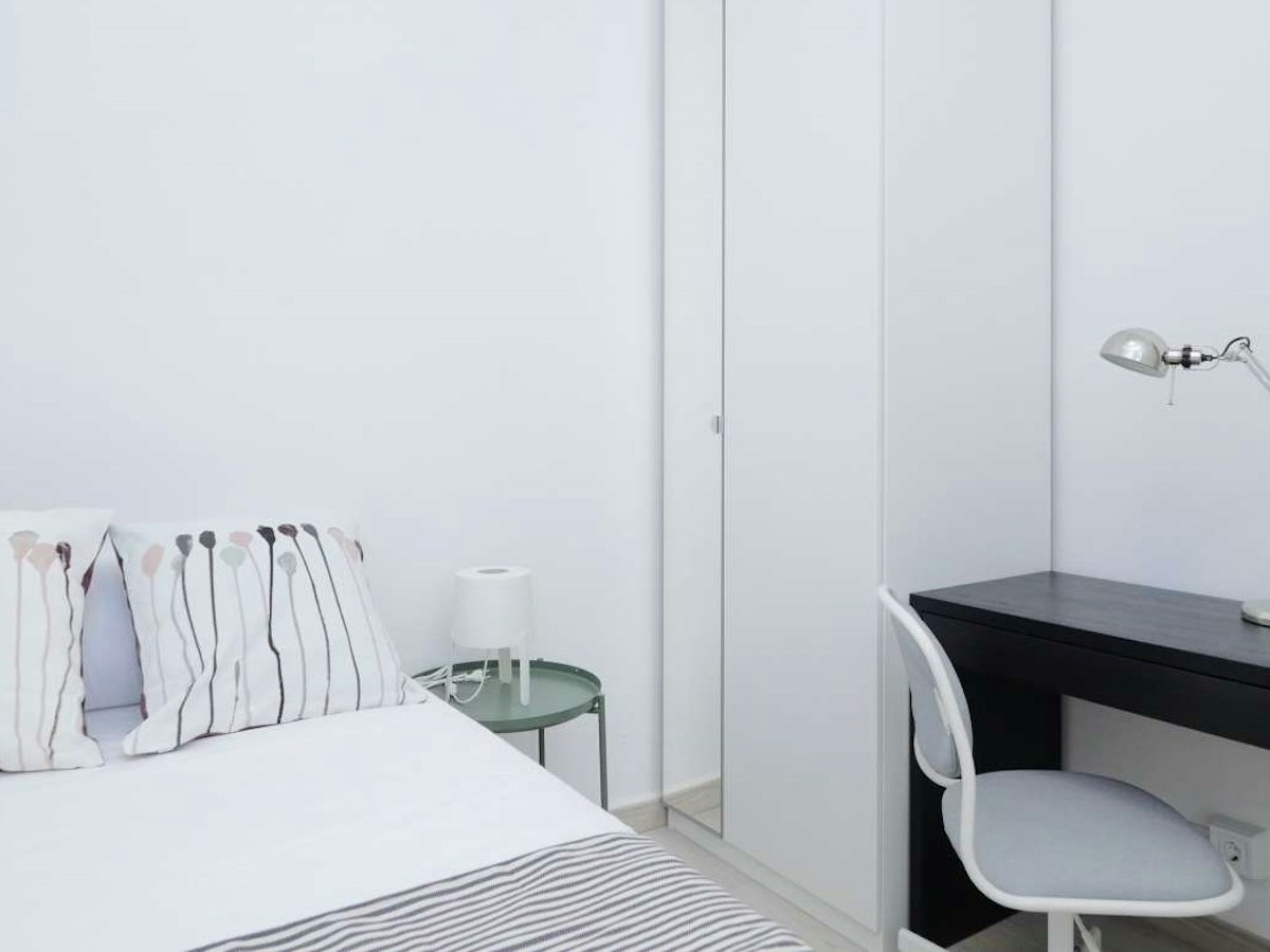 Habitación amueblada en piso compartido de 8 personas en Horta-Guinardó · 2