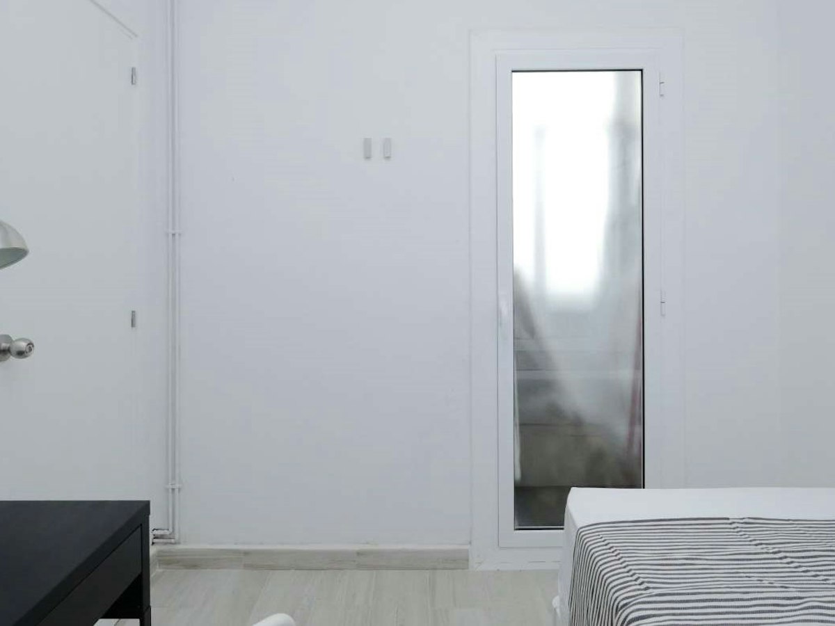 Habitación amueblada en piso compartido de 8 personas en Horta-Guinardó · 3