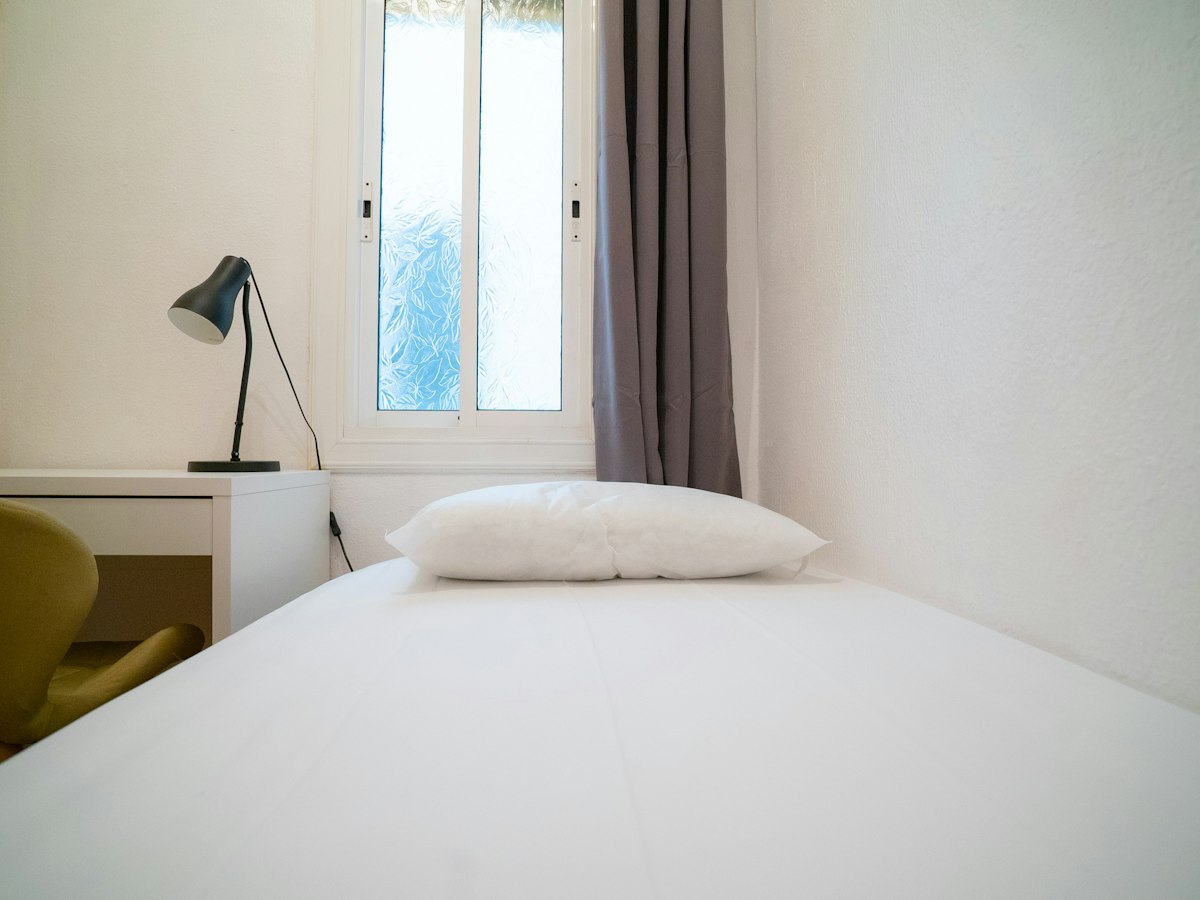 Habitación amueblada en piso compartido de 6 personas en Sants-Montjuïc · 2