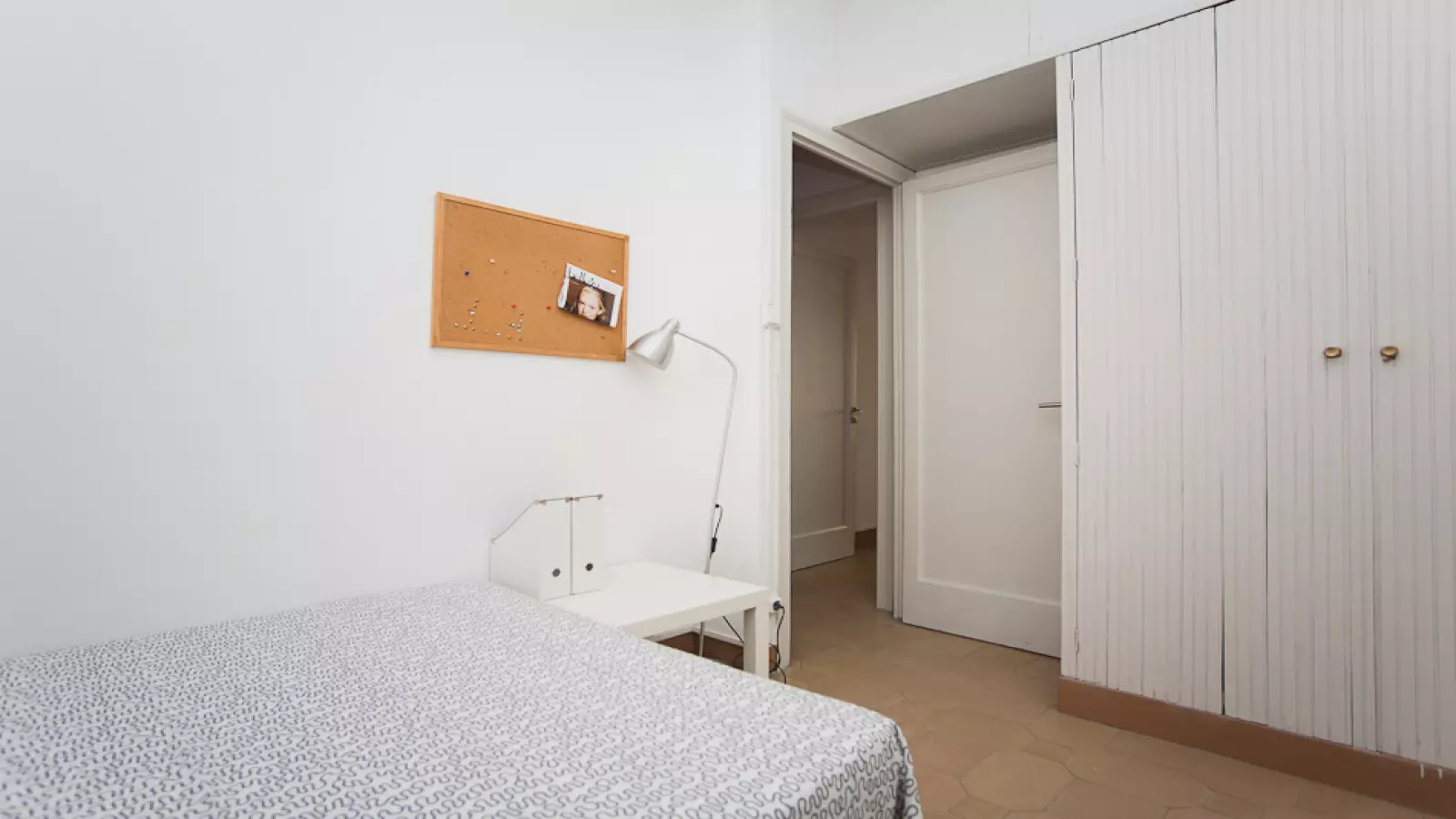 Habitación amueblada en piso compartido en Gràcia · 3