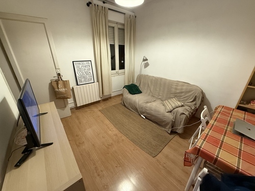 Habitación en piso compartido de 2 personas en Gràcia · 3