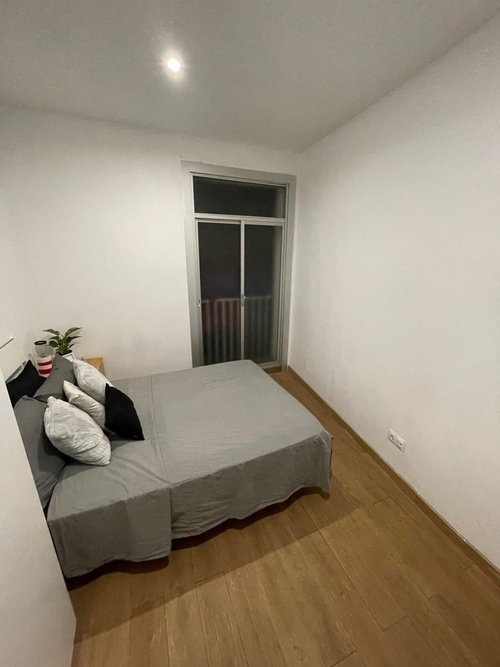 Room in a 3-person shared flat in Ciutat Vella · 2