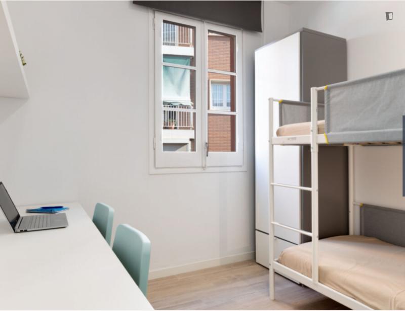 Furnished 26-bedroom flat in Sants-Montjuïc · 4