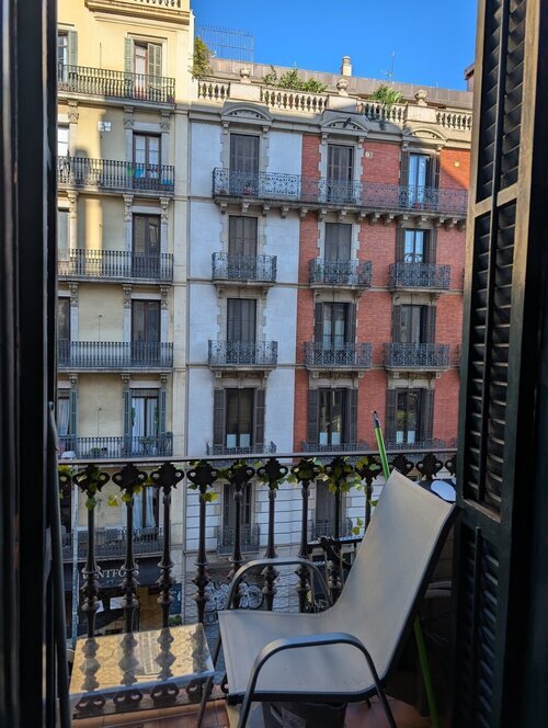 Room in a 2-person shared flat in Barcelona · 3
