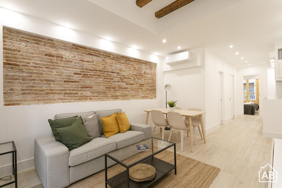 Piso de 4 dormitorios amueblado en Eixample, 54 m² · 2