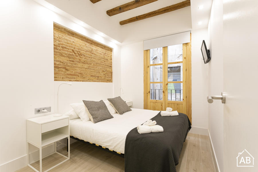 Piso de 4 dormitorios amueblado en Eixample, 54 m² · 4