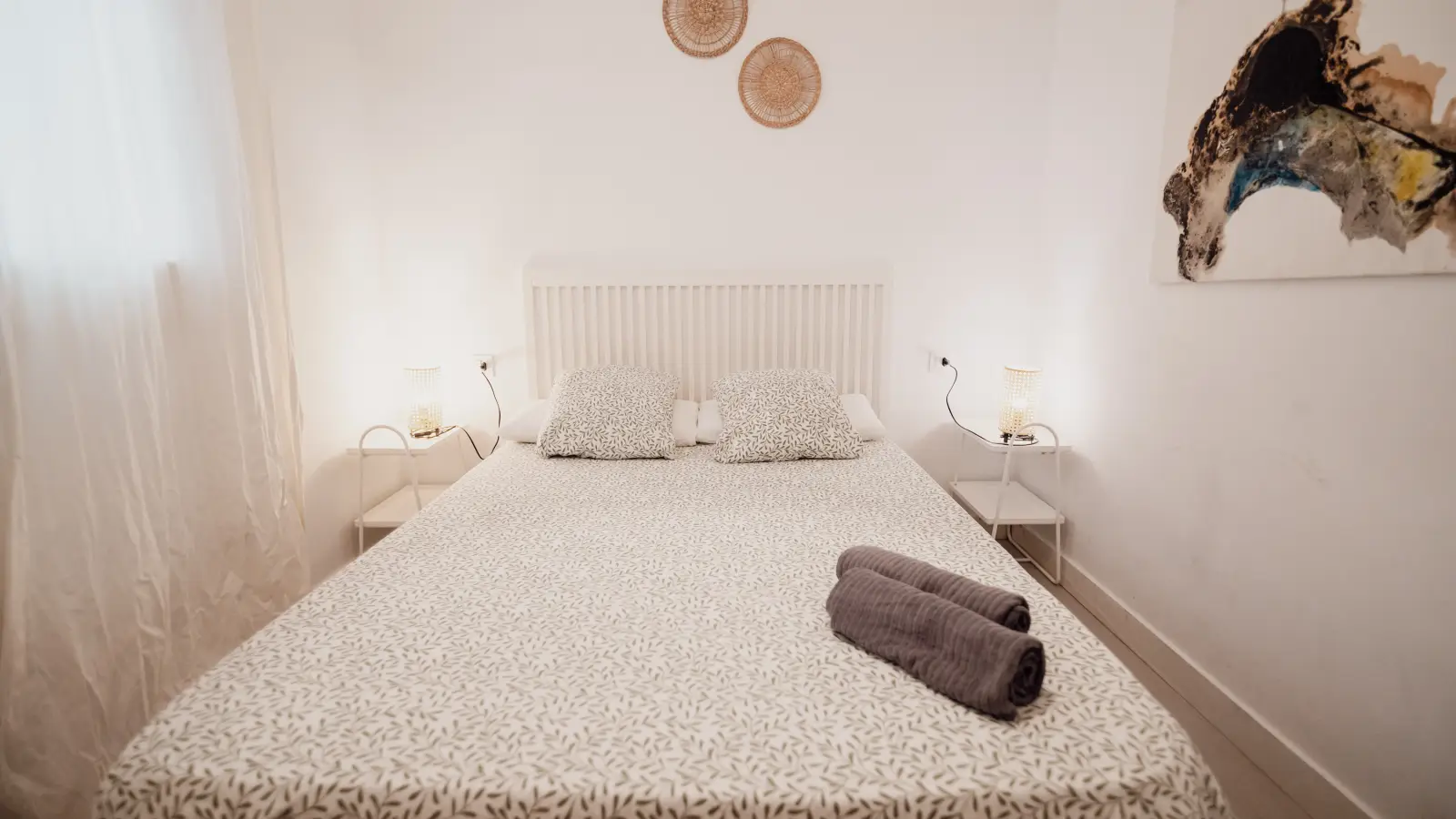 Furnished room in a 5-person shared flat in Ciutat Vella · 3