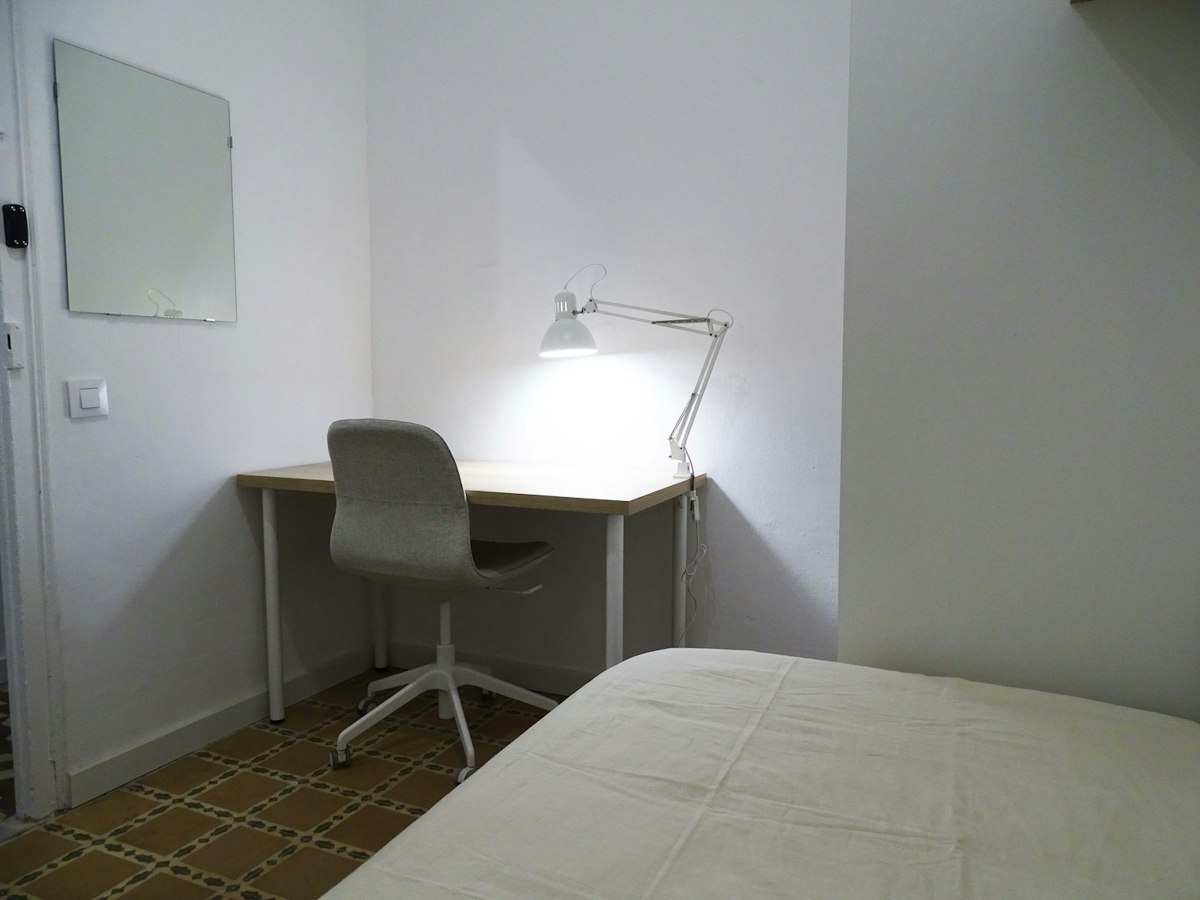 Furnished room in a 4-person shared flat in Sant Martí · 4