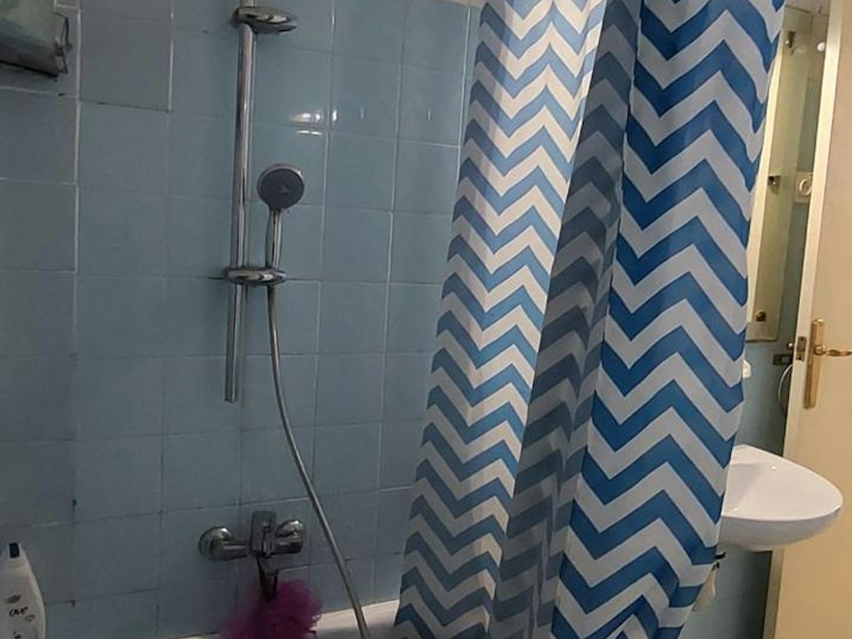 Furnished room in a 2-person shared flat in Horta-Guinardó · 3