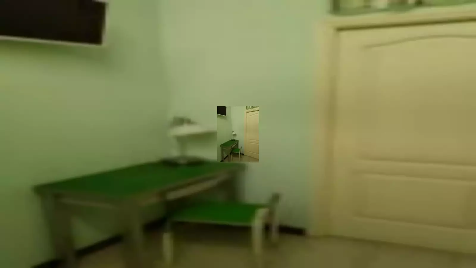 Habitación amueblada en piso compartido de 3 personas en Ciutat Vella · 4